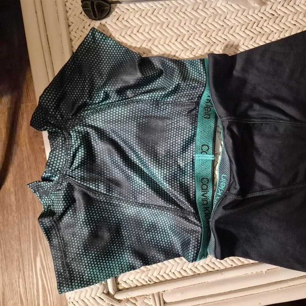 Calvin Klein boys 2pk Boxer Briefs. brand new with tags. size med 8-10 # Calvink